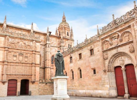 universidad mas antigua de españa
